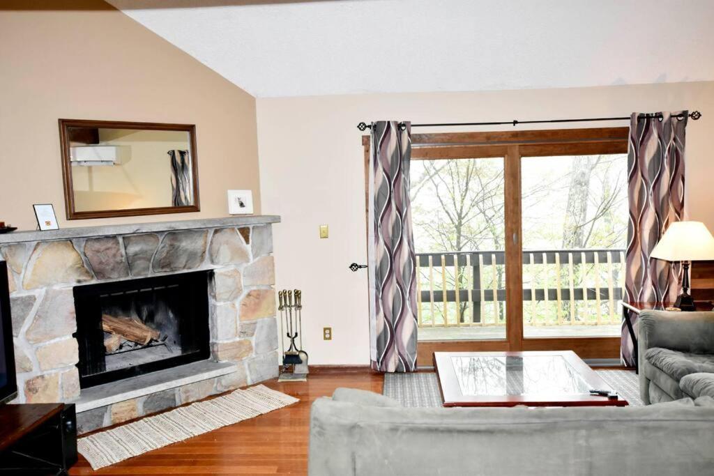 3-Bedroom Vacation Home Steps To Camelback Ski Area Ski-In Ski-Out Crescent Lake Exterior foto